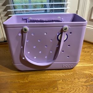 Brand new original bogg bag in HTF Lilac